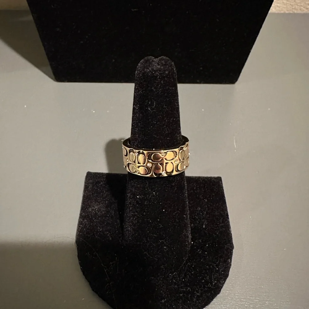 Coach Signature C Gold-Tone Pattern Ring size 6.5 - Picture 1 of 7
